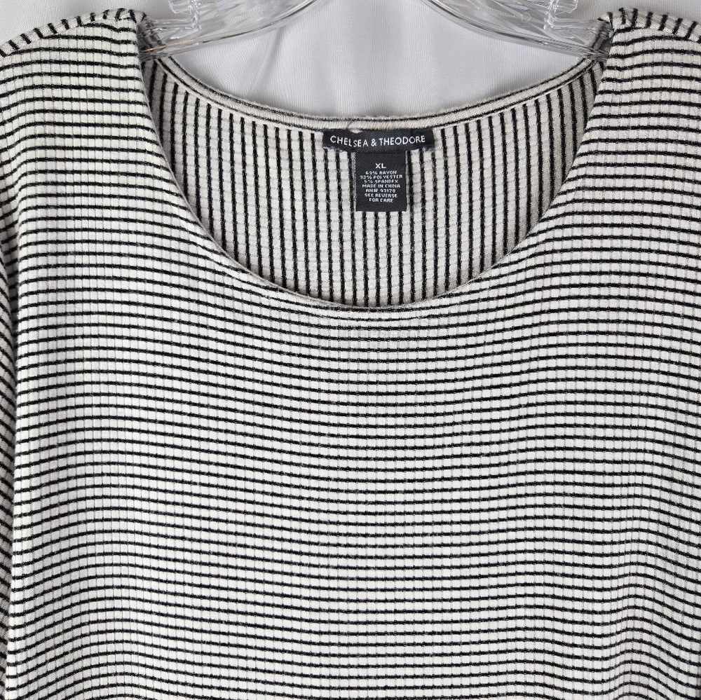 Chelsea & Theodore Black White Stripe Ribbed Stretch Bell Sleeve Top Size XL - Picture 4 of 9